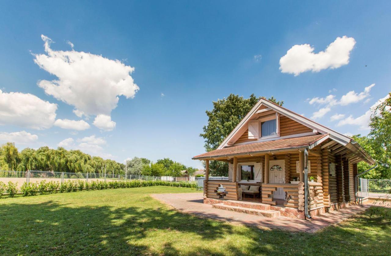 Oeboel Liget Vendeghazak Villa Abádszalók Dış mekan fotoğraf