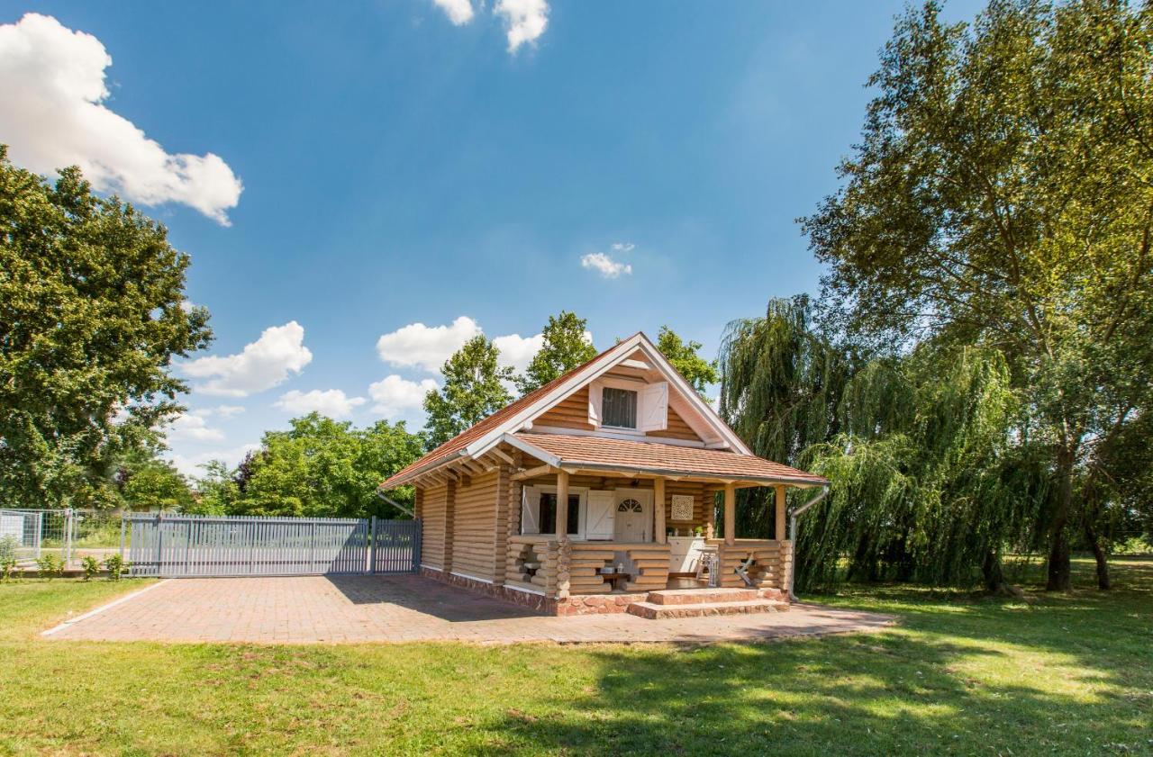 Oeboel Liget Vendeghazak Villa Abádszalók Dış mekan fotoğraf